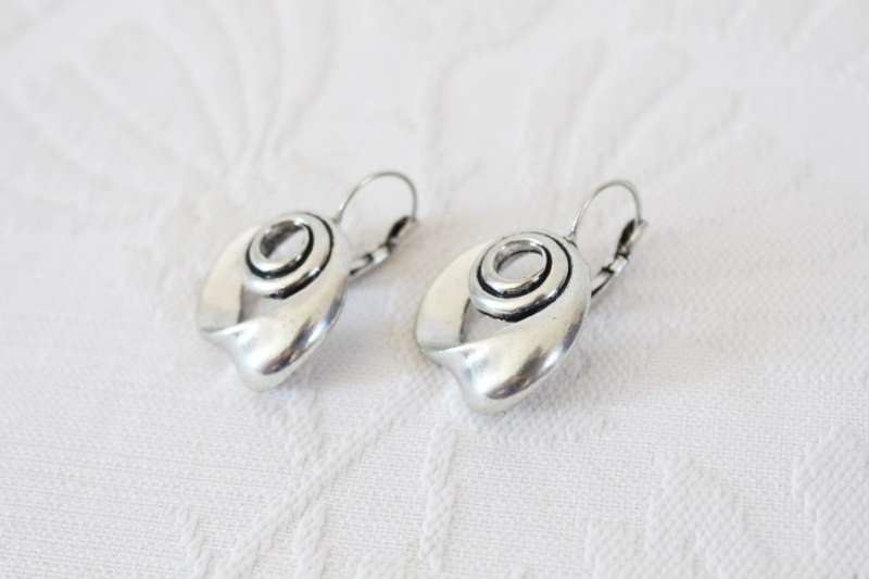 SILVER TONE DROP DANGLE PIERCED EARRINGS