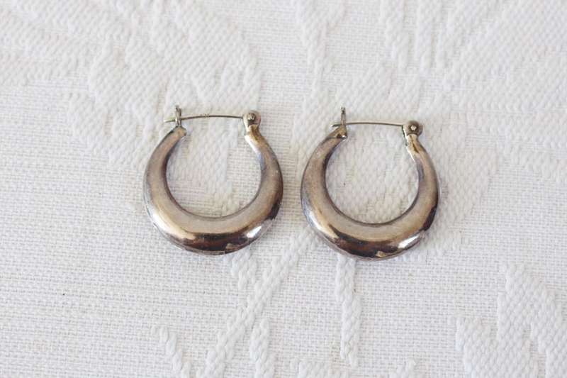 STERLING SILVER VINTAGE HOOP PIERCED EARRINGS