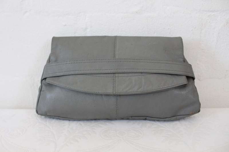 VINTAGE GENUINE LEATHER GREY FOLDOVER CLUTCH BAG PURSE HANDBAG