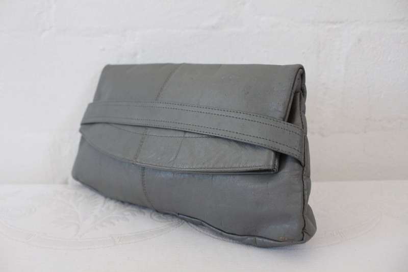 VINTAGE GENUINE LEATHER GREY FOLDOVER CLUTCH BAG PURSE HANDBAG