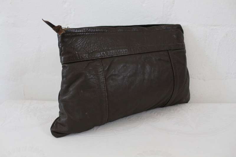 VINTAGE GENUINE LEATHER DARK BROWN CLUTCH BAG PURSE