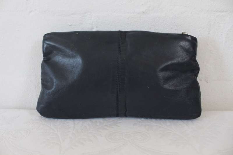 VINTAGE DON MICHELE NAVY GENUINE LEATHER CLUTCH BAG PURSE