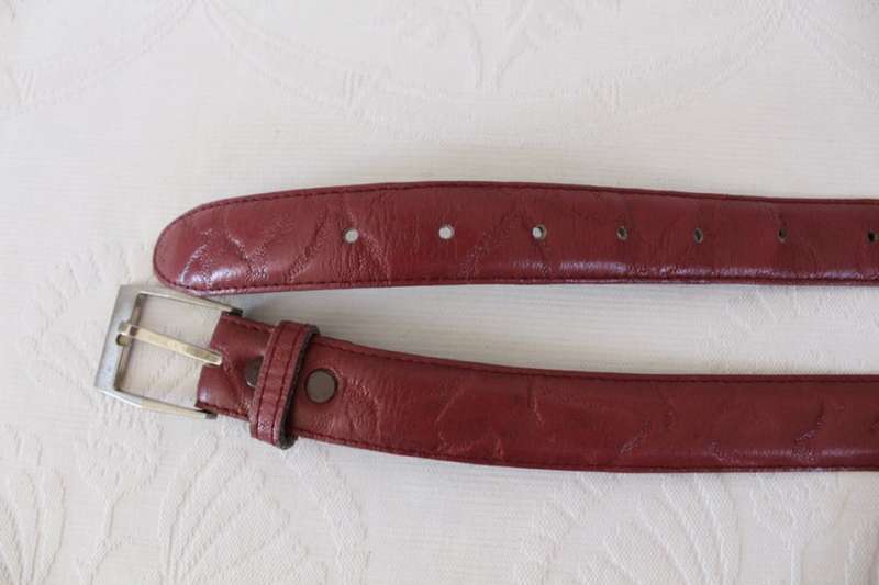 VINTAGE RED GENUINE LEATHER TEXTURED BELT