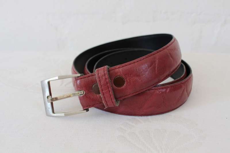 VINTAGE RED GENUINE LEATHER TEXTURED BELT