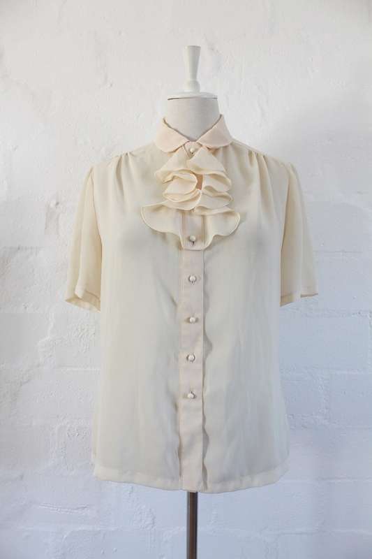 VINTAGE CREAM RUFFLED SHORT SLEEVE BLOUSE SHIRT TOP - SIZE 10