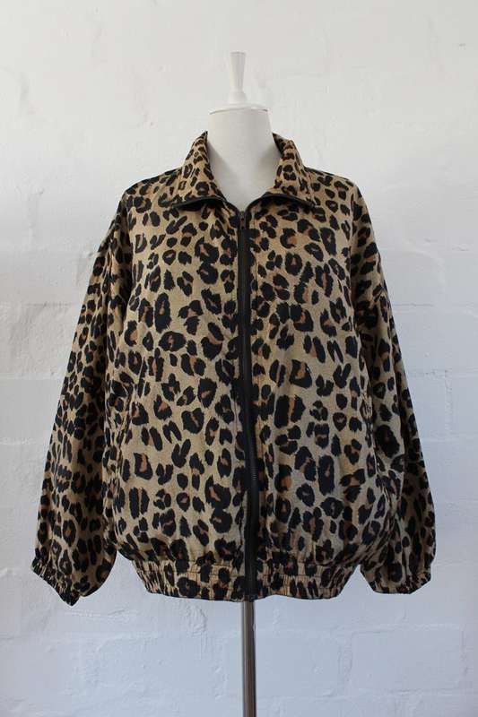 100% SILK LEOPARD PRINT BROWN VINTAGE BOMBER JACKET - SIZE L
