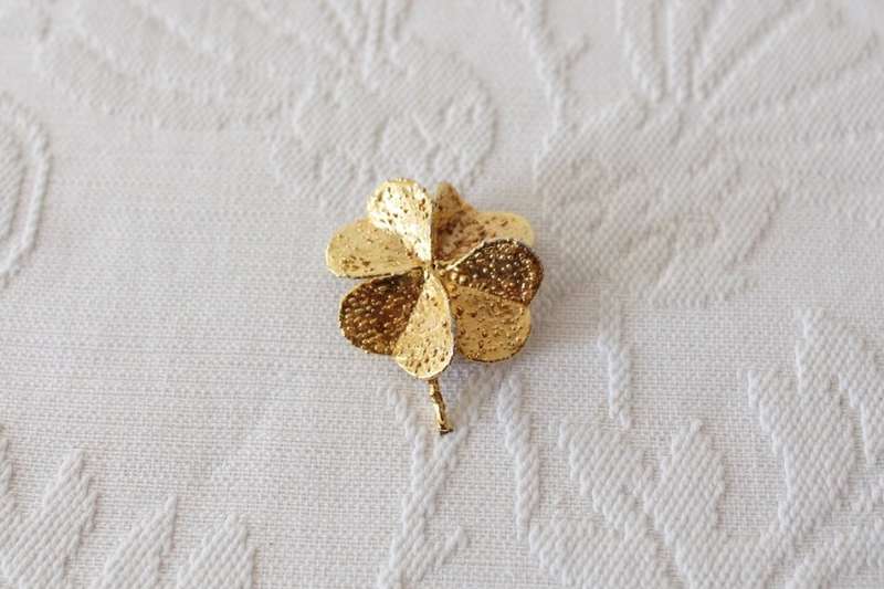 VINTAGE GOLD PLATED FOUR LEAF CLOVER BROOCH PIN