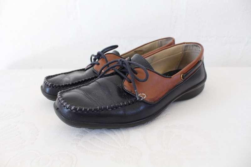 GENUINE LEATHER NAVY TAN HOTTER MOCCASINS SHOES - SIZE 5.5