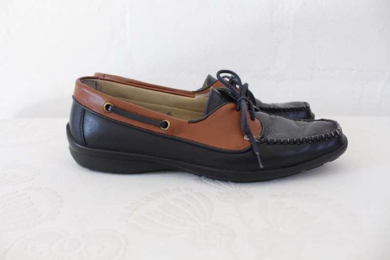 GENUINE LEATHER NAVY TAN HOTTER MOCCASINS SHOES - SIZE 5.5