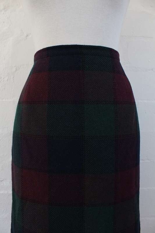 VINTAGE TARTAN PLAID CHECK GREEN RED PENCIL SKIRT - SIZE 12