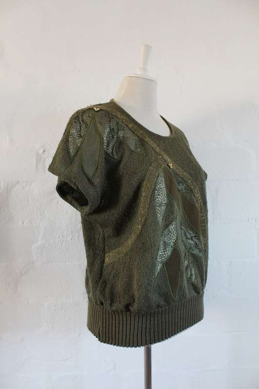VINTAGE EMBROIDERED BEADED GREEN SHORT SLEEVE JERSEY SWEATER TOP - SIZE L