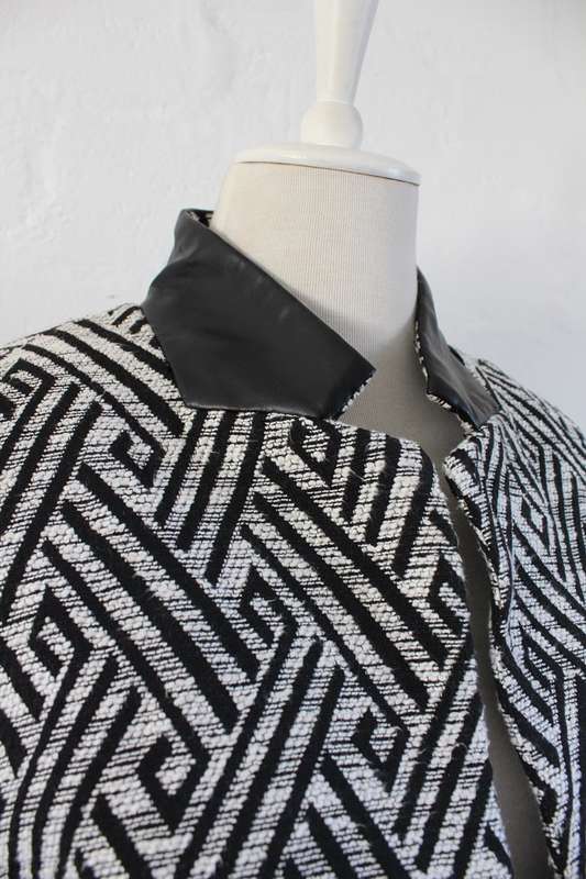 ZARA BASIC TRIBAL BLACK WHITE PRINT COAT JACKET - SIZE L