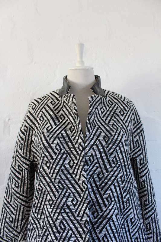 ZARA BASIC TRIBAL BLACK WHITE PRINT COAT JACKET - SIZE L