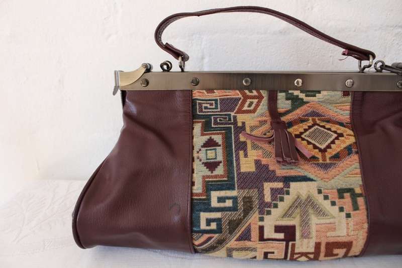 VINTAGE GENUINE LEATHER MAROON TAPESTRY GLADSTONE BAG HANDBAG