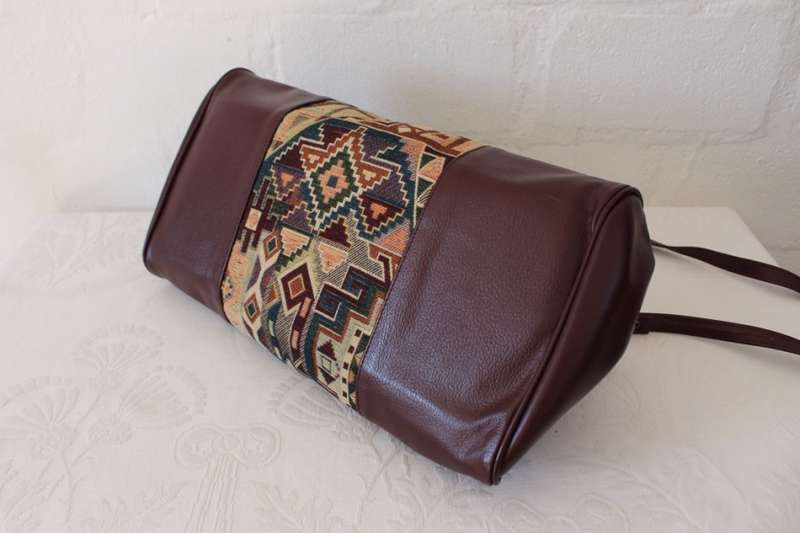 VINTAGE GENUINE LEATHER MAROON TAPESTRY GLADSTONE BAG HANDBAG