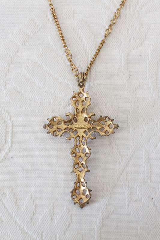 VINTAGE GOLD PLATED RED STONE CROSS PENDANT CHAIN NECKLACE