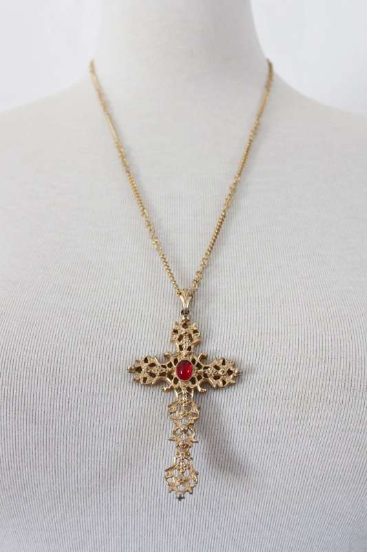 VINTAGE GOLD PLATED RED STONE CROSS PENDANT CHAIN NECKLACE