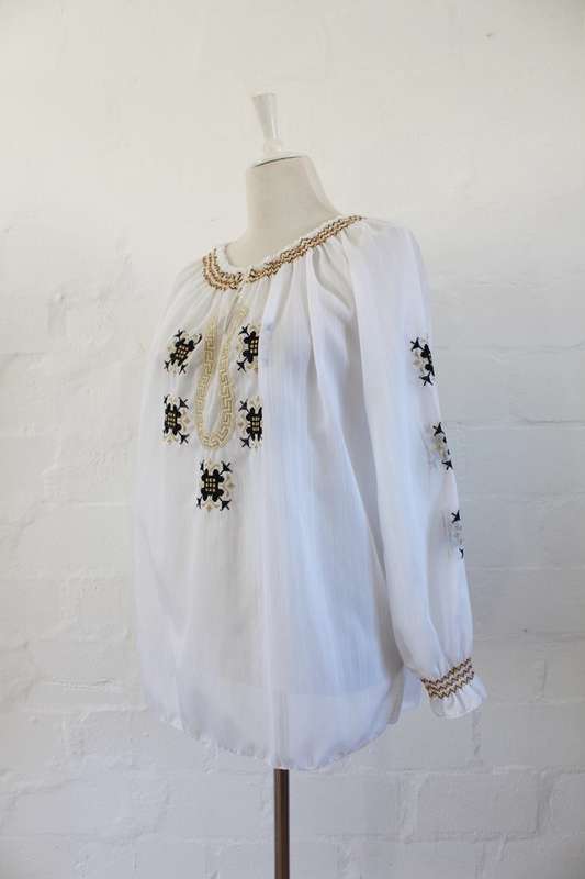 VINTAGE EMBROIDERED WHITE BLACK LONG SLEEVE PEASANT TOP BLOUSE - SIZE 14