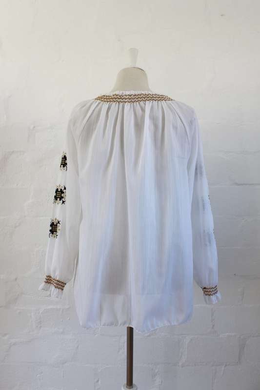 VINTAGE EMBROIDERED WHITE BLACK LONG SLEEVE PEASANT TOP BLOUSE - SIZE 14