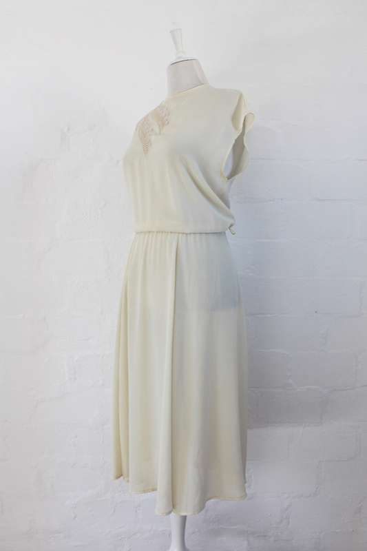 VINTAGE CREAM CUT-OUT LACE COCKTAIL DRESS - SIZE 18