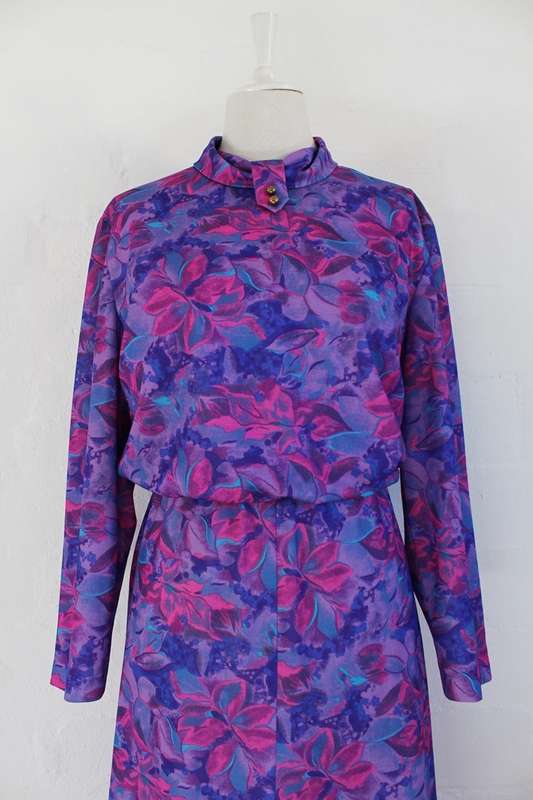 VINTAGE PURPLE FLORAL PRINT HIGH COLLAR LONG SLEEVE DAY DRESS - SIZE 16
