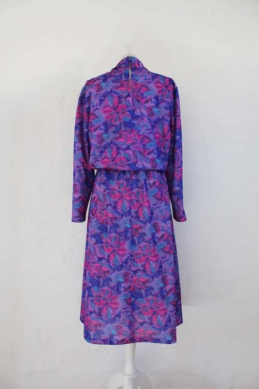 VINTAGE PURPLE FLORAL PRINT HIGH COLLAR LONG SLEEVE DAY DRESS - SIZE 16