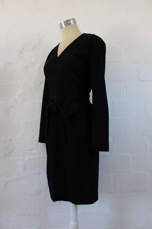 *GUY LAROCHE PARIS* DESIGNER VINTAGE BLACK COCKTAIL DRESS - SIZE 12