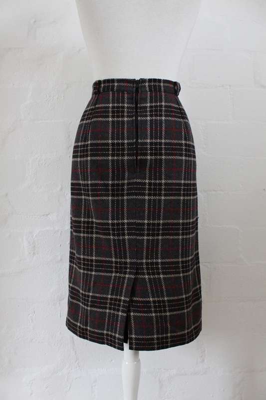VINTAGE PLAID CHECK GREY RED PENCIL SKIRT - SIZE 12