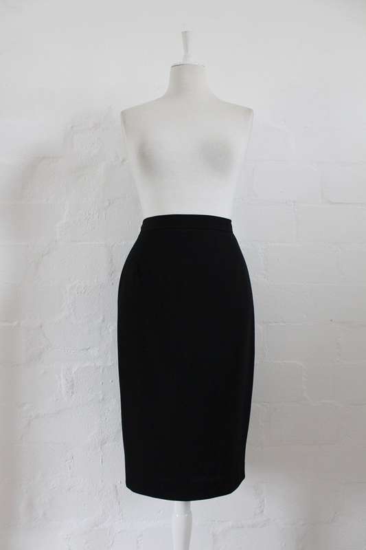 *UNGARO SOLO DONNA PARIS* BLACK WOOL PENCIL SKIRT - SIZE 10