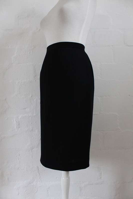*UNGARO SOLO DONNA PARIS* BLACK WOOL PENCIL SKIRT - SIZE 10