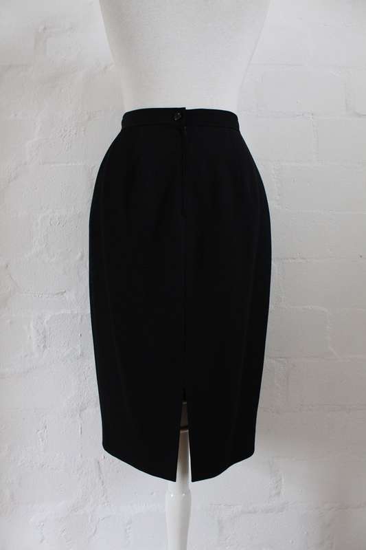 *UNGARO SOLO DONNA PARIS* BLACK WOOL PENCIL SKIRT - SIZE 10