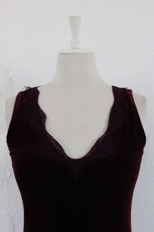 VINTAGE STYLE MAROON VELVET LACE SLEEVELESS TOP - SIZE 8