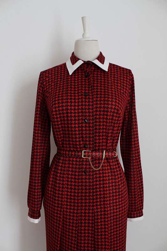 VINTAGE HOUNDSTOOTH PRINT RED BLACK BELTED LONG SLEEVE DRESS - SIZE 16