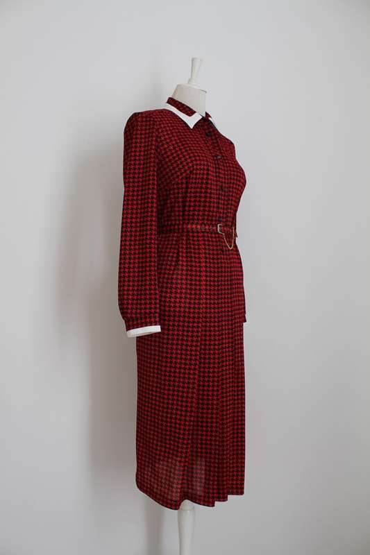 VINTAGE HOUNDSTOOTH PRINT RED BLACK BELTED LONG SLEEVE DRESS - SIZE 16