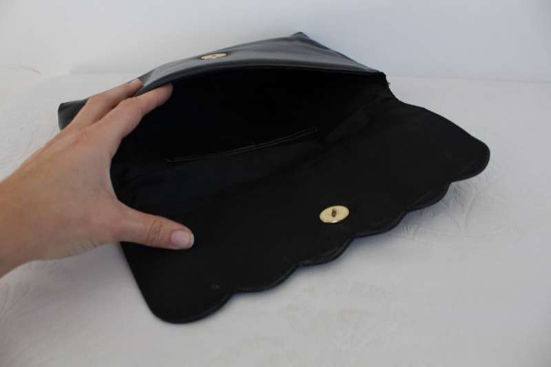 GENUINE LEATHER VINTAGE BLACK SCALLOPED CLUTCH PURSE BAG
