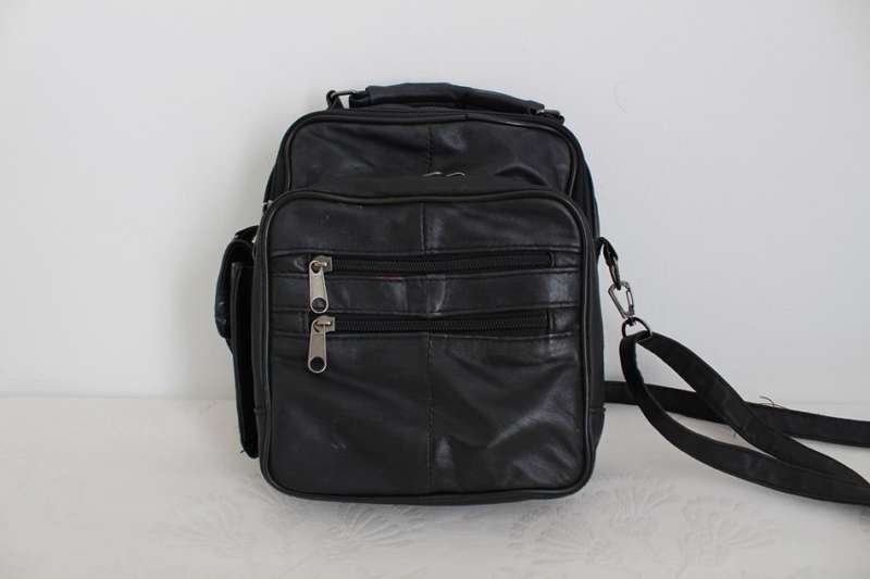 GENUINE LEATHER BLACK PATCH SLING BAG HANDBAG