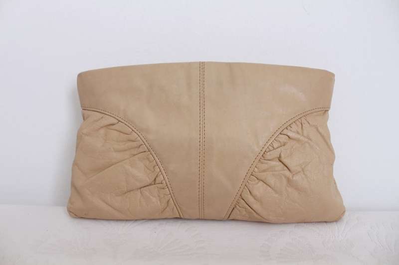 VINTAGE BEIGE GENUINE LEATHER CLUTCH BAG PURSE