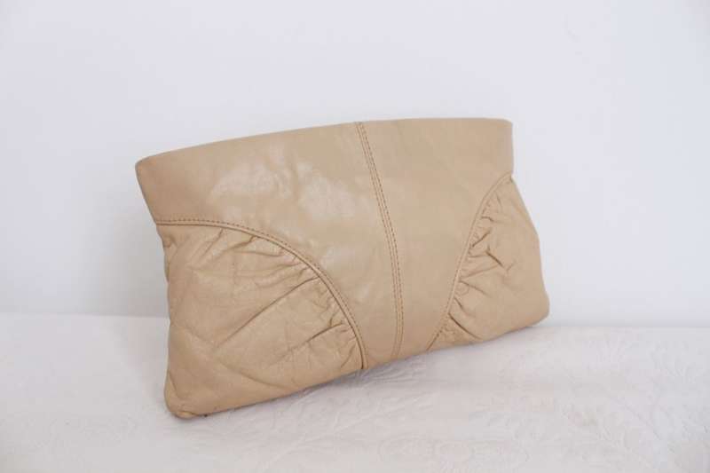 VINTAGE BEIGE GENUINE LEATHER CLUTCH BAG PURSE
