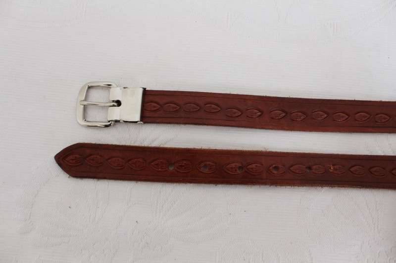 VINTAGE TOOLED FLORAL GENUINE LEATHER BROWN BELT