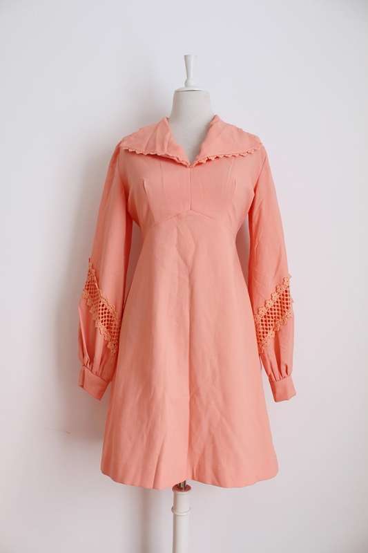 VINTAGE ORANGE CUT-OUT EMBROIDERED LONG SLEEVE SHIFT DRESS - SIZE 12
