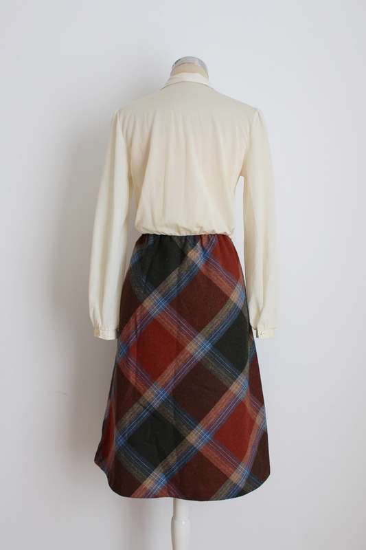 VINTAGE WOOL PLAID PUSSYBOW TIE DRESS - SIZE 10