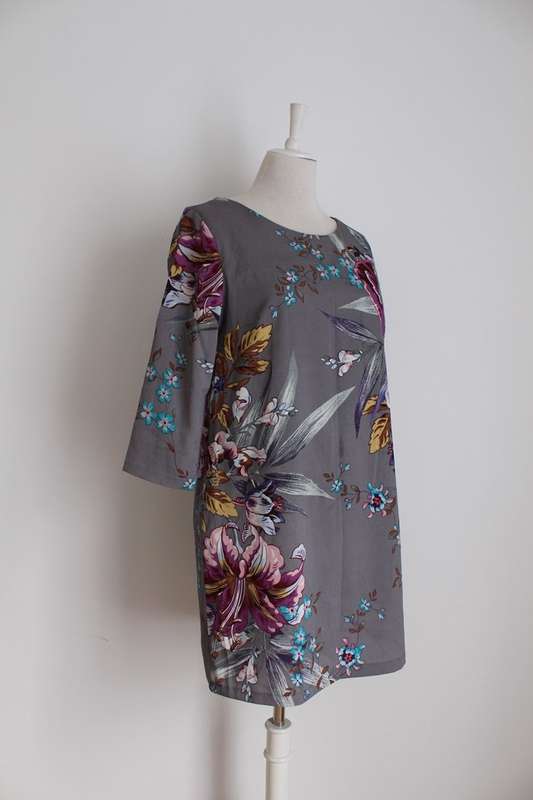 *STUDIO W* GREY FLORAL PRINT SHIFT DRESS - SIZE 10