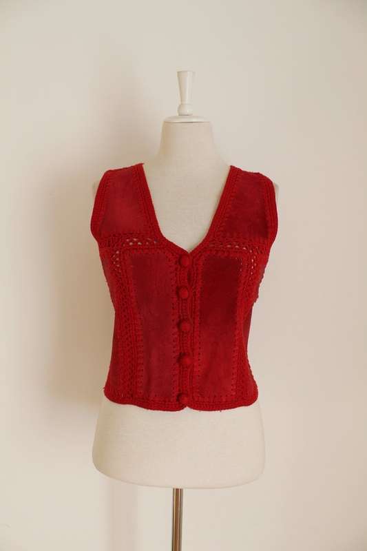 *GENUINE SUEDE LEATHER* VINTAGE RED KNIT WAISTCOAT JERSEY TOP - SIZE 14