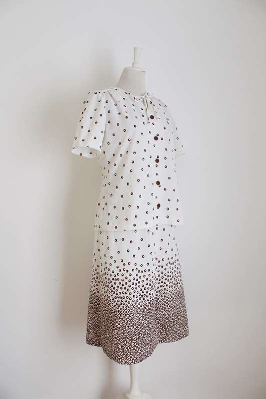 VINTAGE TWO PIECE TOP SKIRT WHITE BROWN PRINT SET - SIZE 14