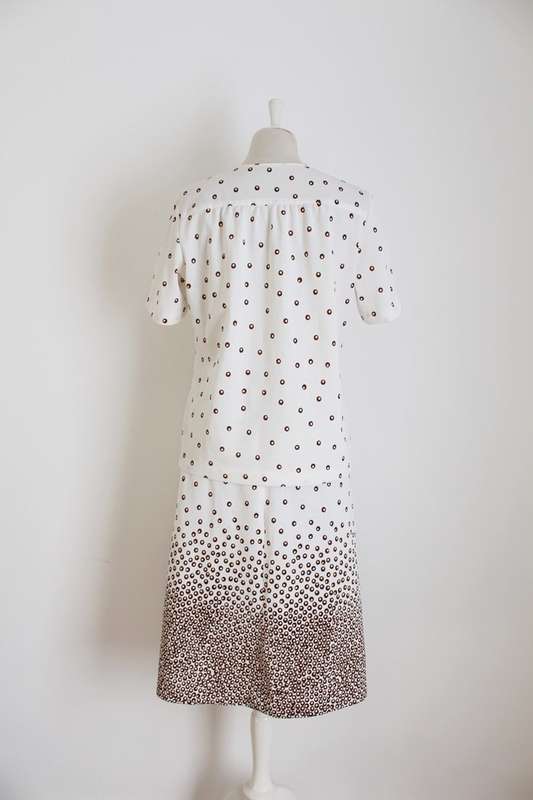 VINTAGE TWO PIECE TOP SKIRT WHITE BROWN PRINT SET - SIZE 14