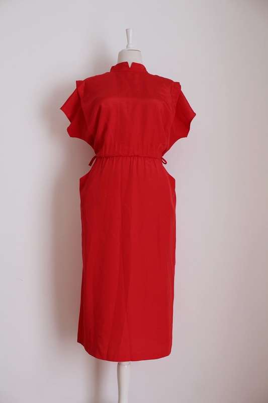 VINTAGE RED HIGH COLLAR SHORT SLEEVE DRESS - SIZE 14