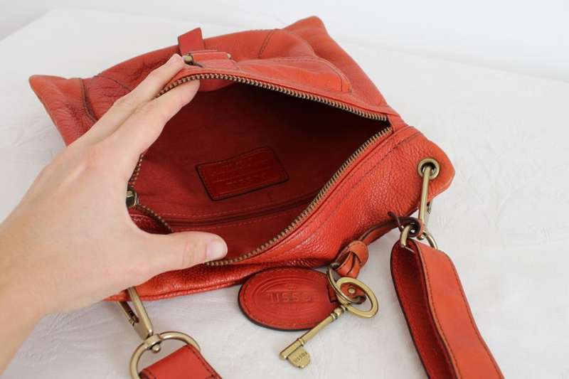 BRAND NEW *FOSSIL* GENUINE LEATHER ORANGE SLING VINTAGE STYLE BAG HANDBAG