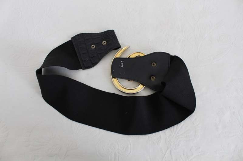 VINTAGE ELASTICATED HOOK CROCODILE PRINT BLACK BELT