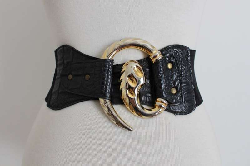 VINTAGE ELASTICATED HOOK CROCODILE PRINT BLACK BELT
