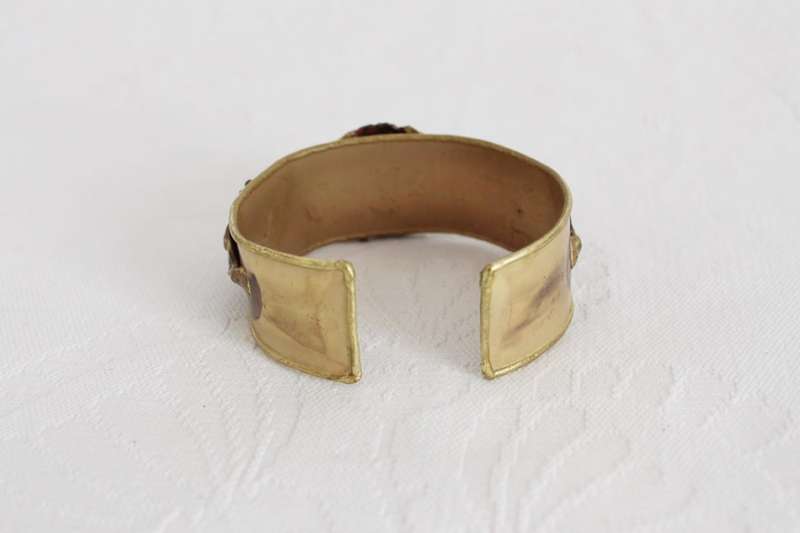 VINTAGE BRASS RED SCULPTURAL HAND MADE CUFF BANGLE BRACELET